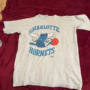 Vintage Charlotte Hornets t shirt. Size large